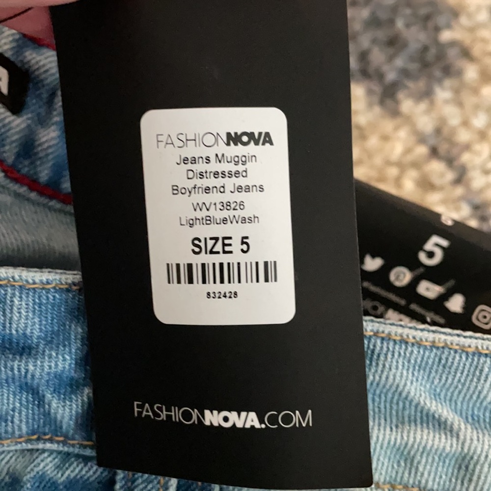 Jeans - Picture 2 of 2